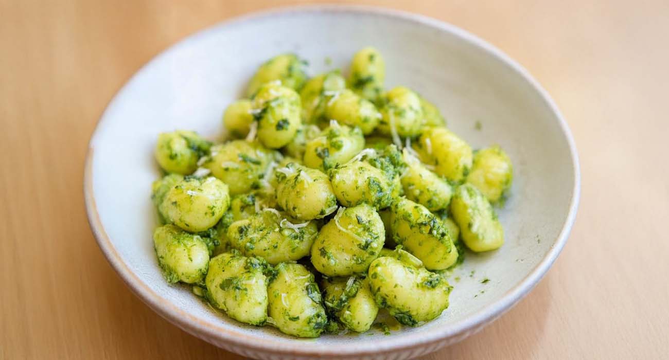 Gnocchis de papa  con pesto de almendras