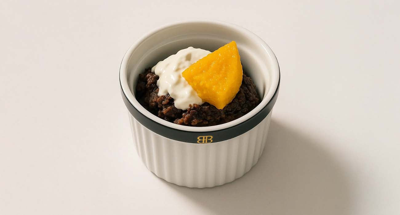 Mugcake de chocolate alto en proteína