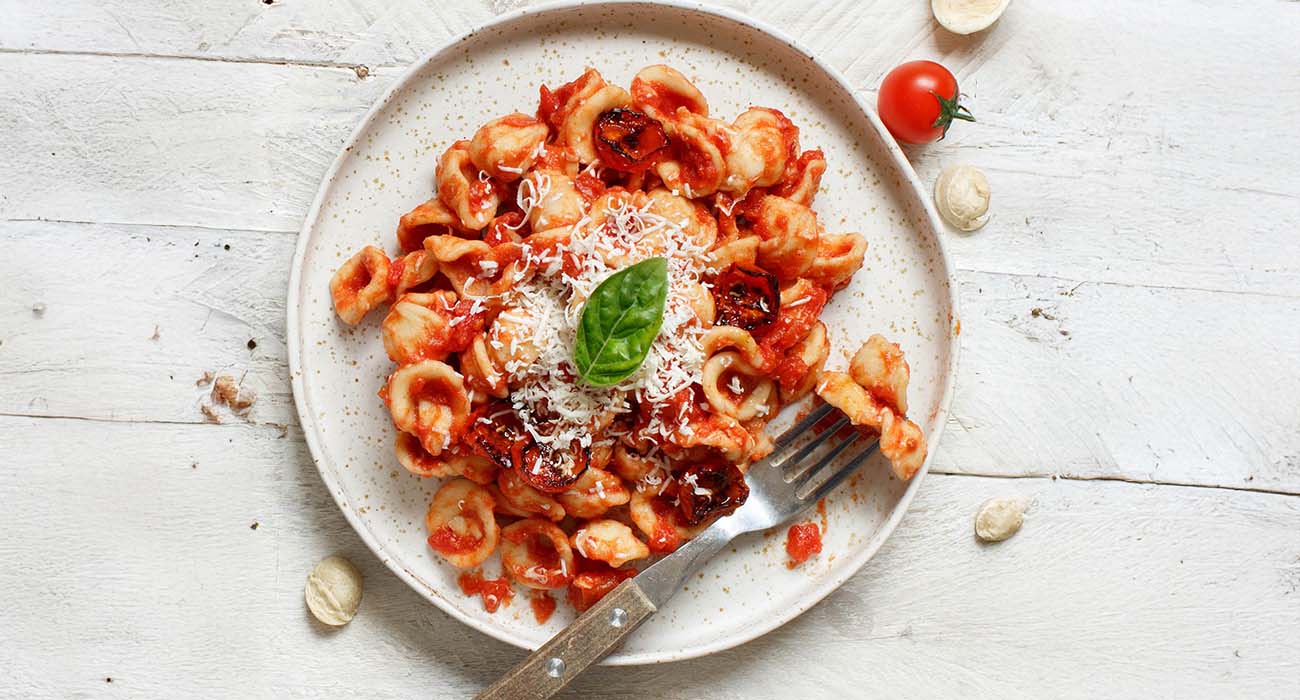 Pasta con salsa de tomate casera